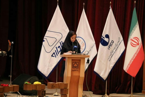 سخنرانی خانم  دکتر مهرنوش نیکپور دبیر محترم بیست و دومین سمینار دانشجویان داروسازی ایران